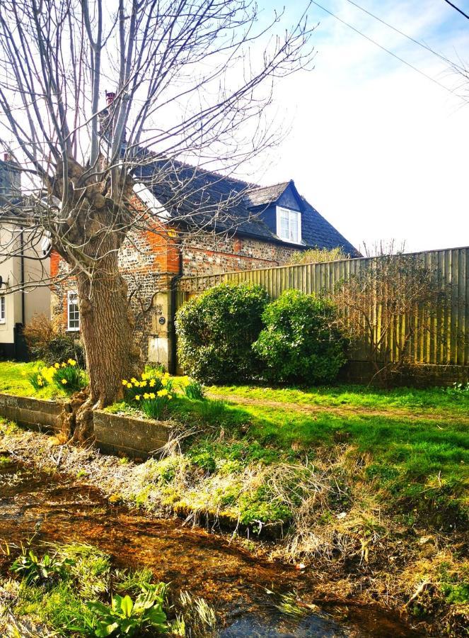 Historic, Traditional & Spacious Wiltshire Cottage Shrewton Extérieur photo