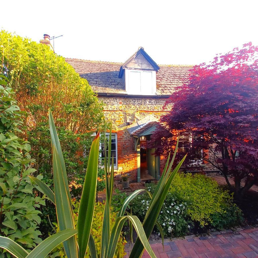 Historic, Traditional & Spacious Wiltshire Cottage Shrewton Extérieur photo